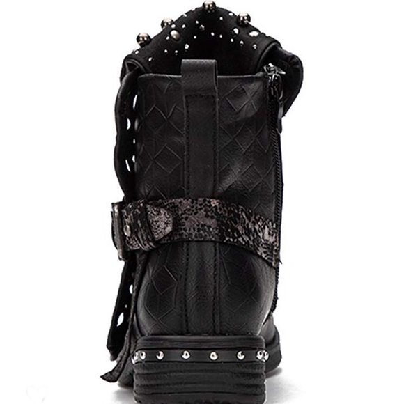 Combat Boots with Studded Heels Biker Shoes-Black - Picture 5 of 7